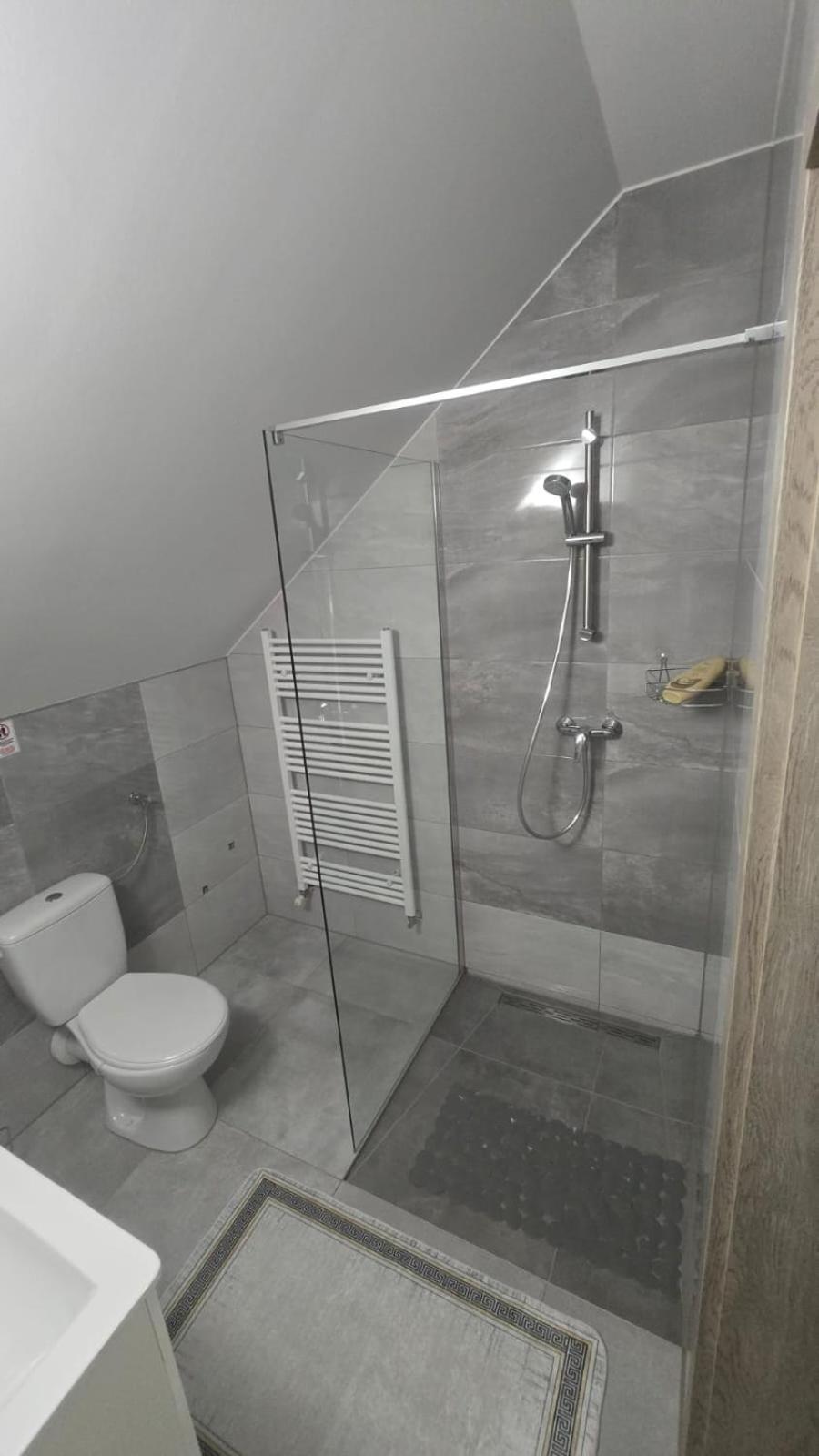 Apartmani Marijamagdalena Gračac エクステリア 写真