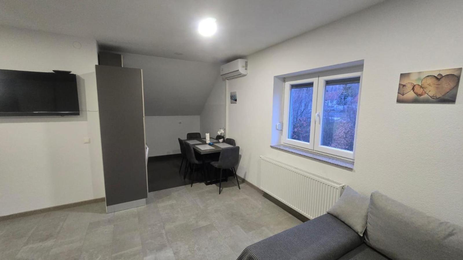 Apartmani Marijamagdalena Gračac エクステリア 写真